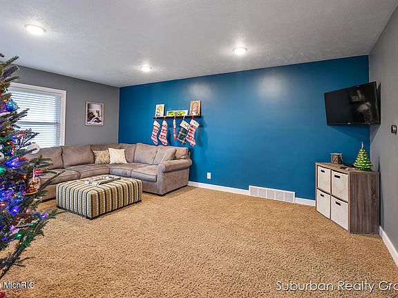 5th image of 5670 Park Ave