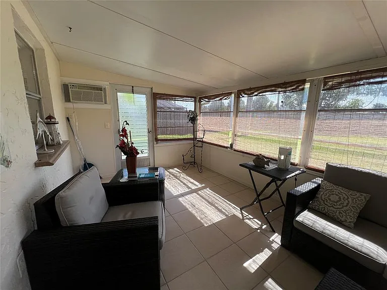 18493 Lake Worth Blvd — Photo 25
