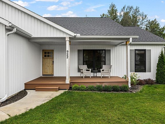 5th image of 922 Shamrock Ln