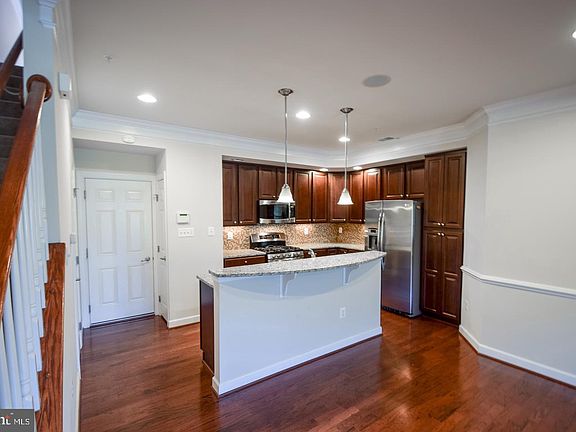 4th image of 310 Chessington Dr #5