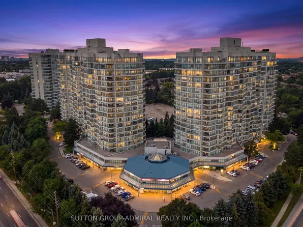 7300 Yonge St #1801, Vaughan, ON L4J 7Y5