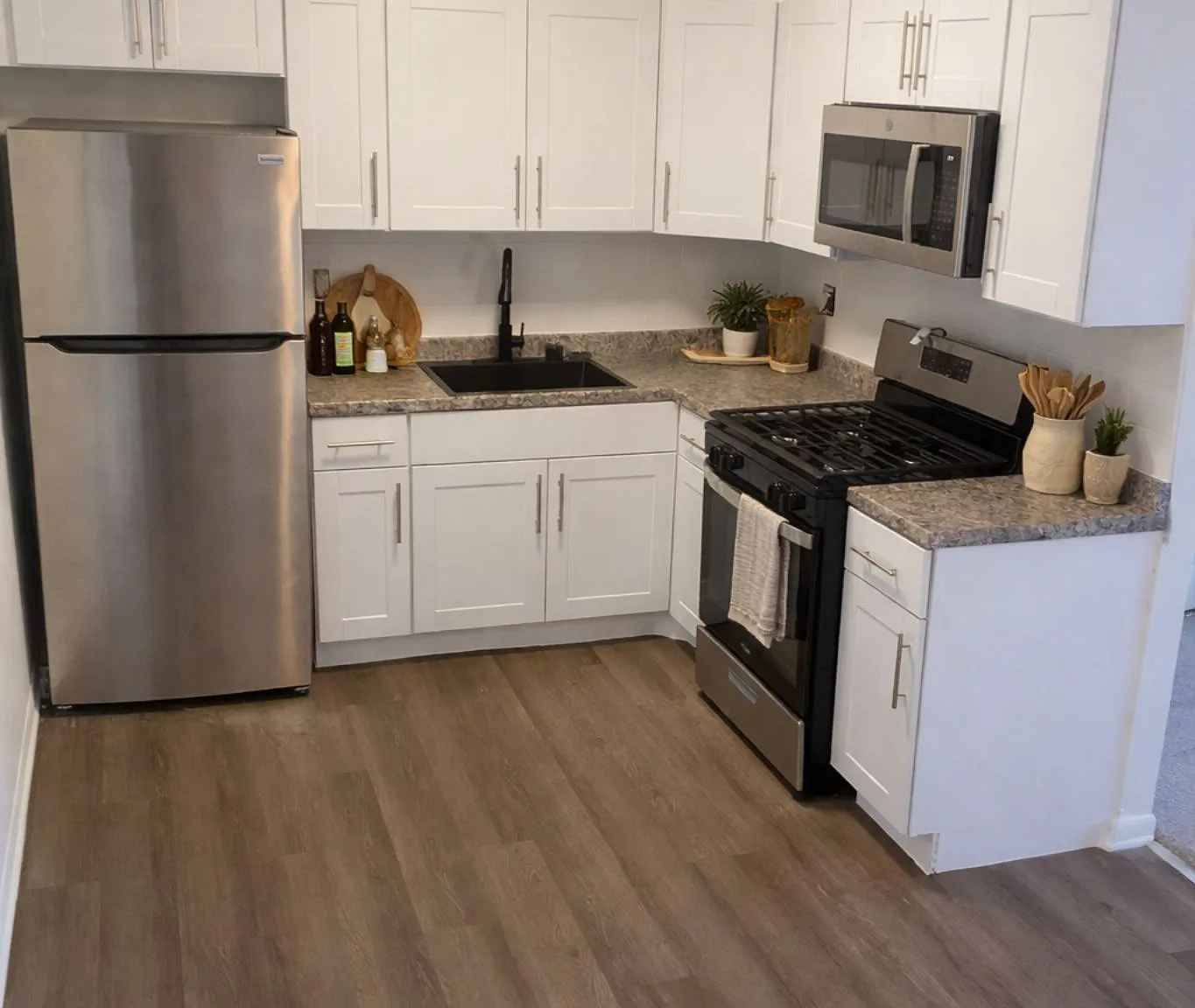 Carriage House — Photo 1