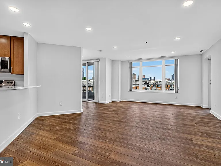 100 Harborview Dr #411 — Photo 6