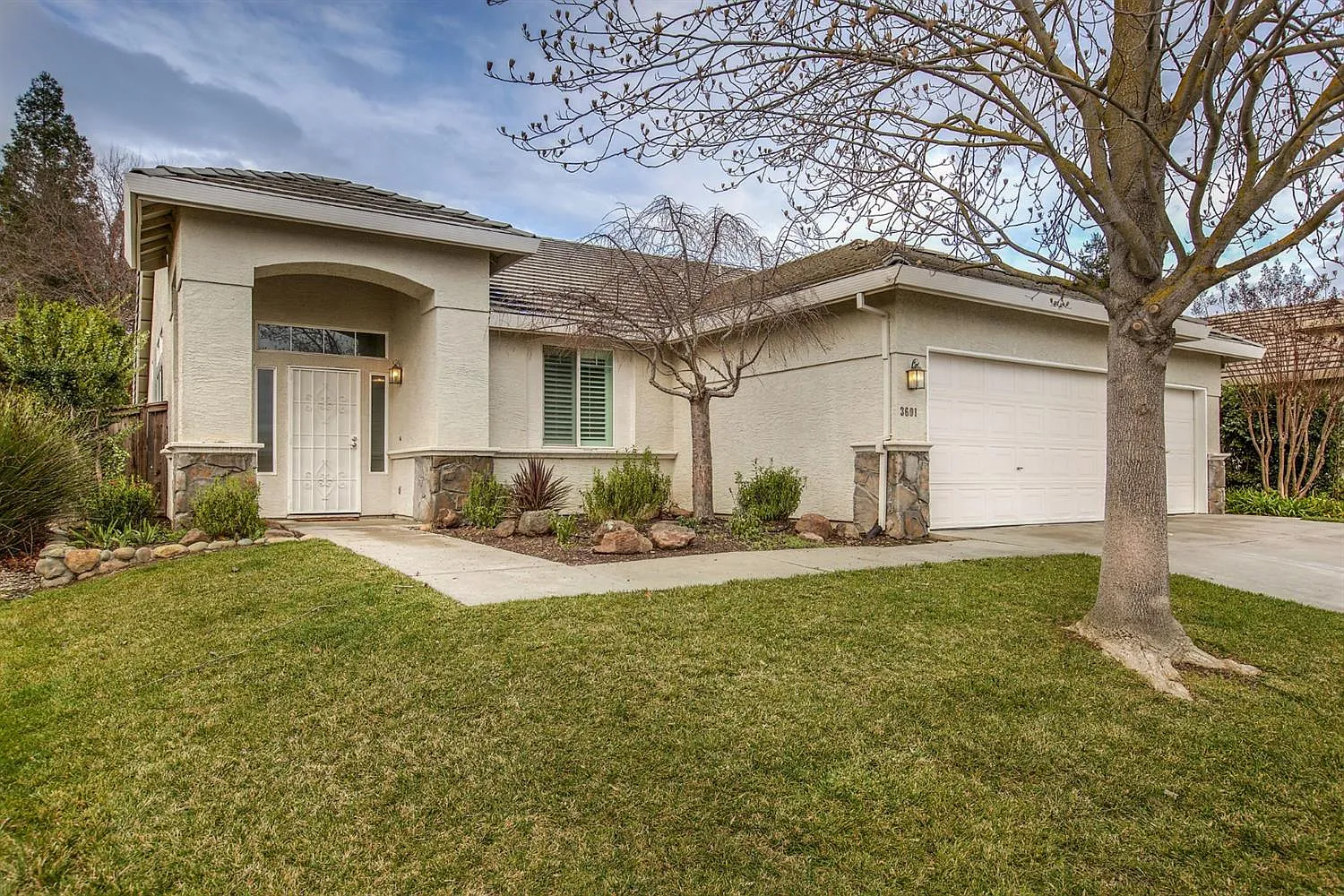 3601 Marsh Point Dr photo 1