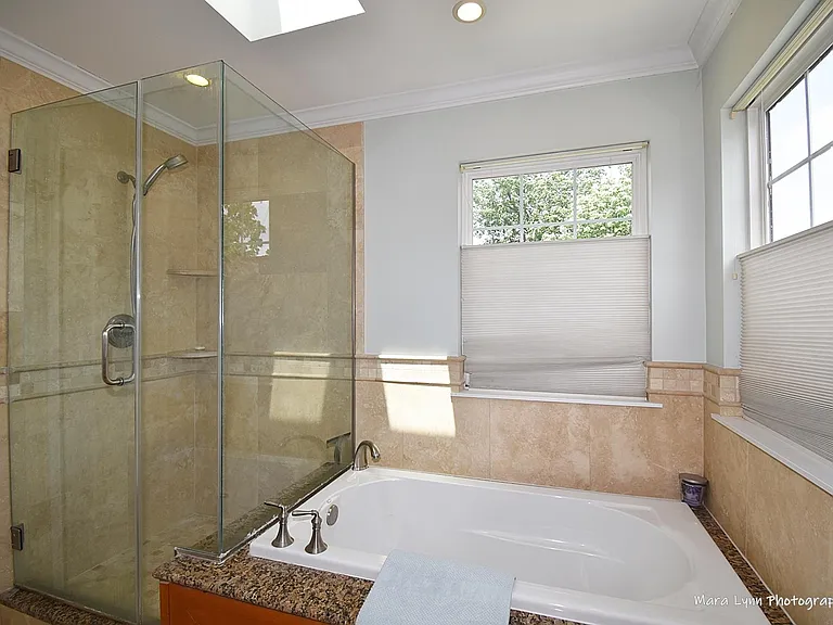 718 Viewpointe Dr — Photo 24