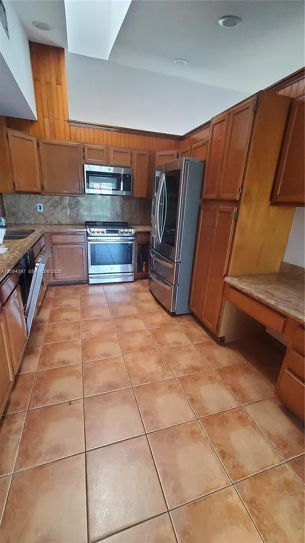 1060 NW 110th Lane 1060, Coral Springs, FL 33071 - 6442 — Photo 3
