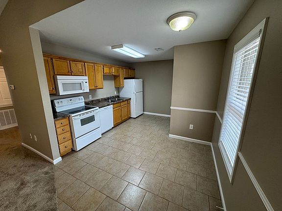 4th image of 1604 Latourette Ln #1