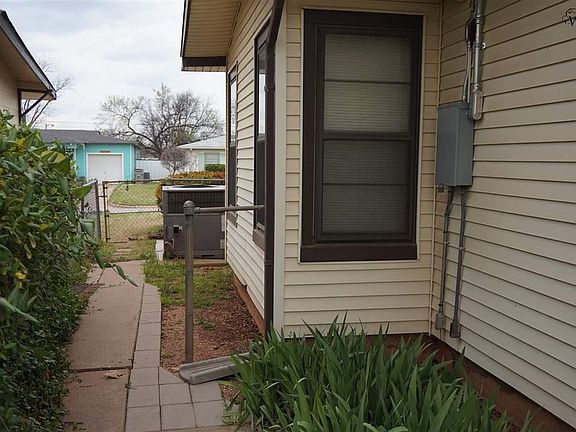 4th image of 319 Westside Dr