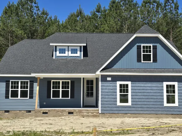 124 Freedom Ridge Dr, Smithfield, NC 27577