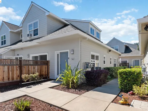 742 Cottage Ct, Mountain View, CA 94043