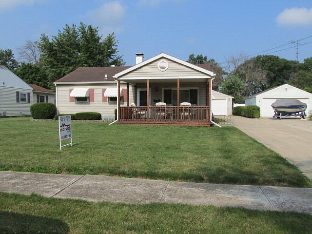 1st image of 761 Lilac Ln