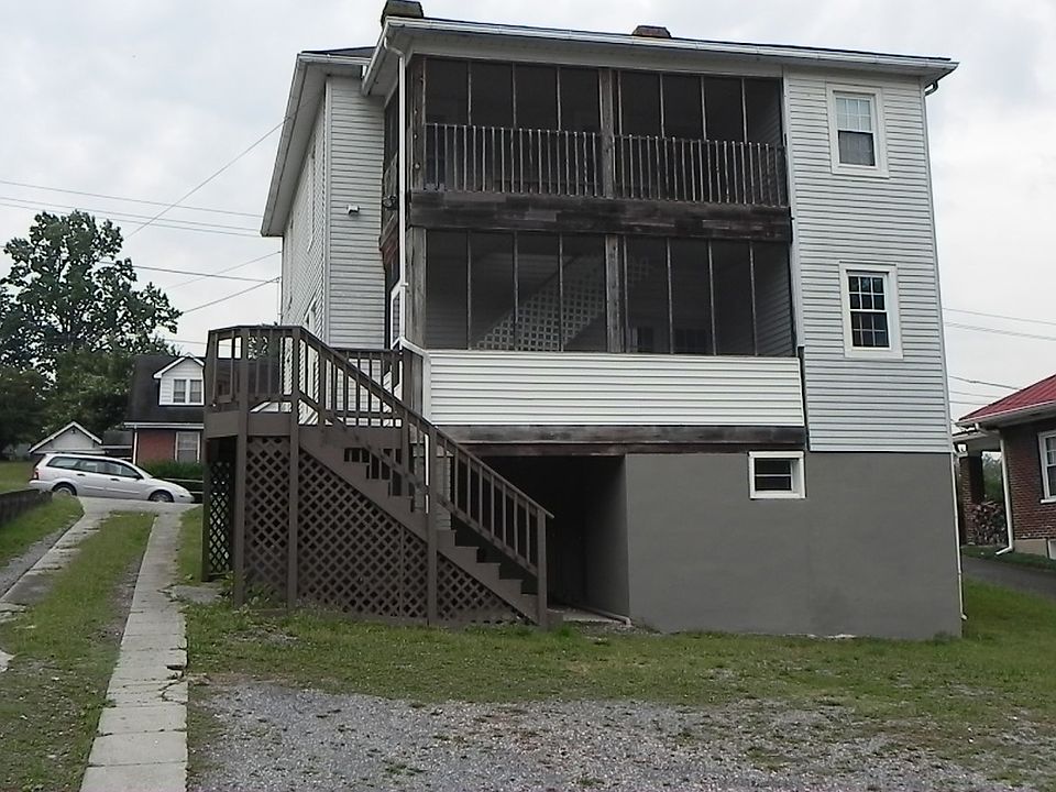 1st image of 880 E Washington Ave
