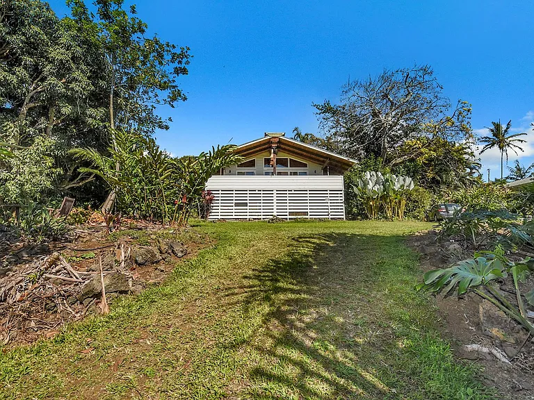 Tropical 3 Bedroom Retreat on Coffee Farm in Kealakekua — Photo 2