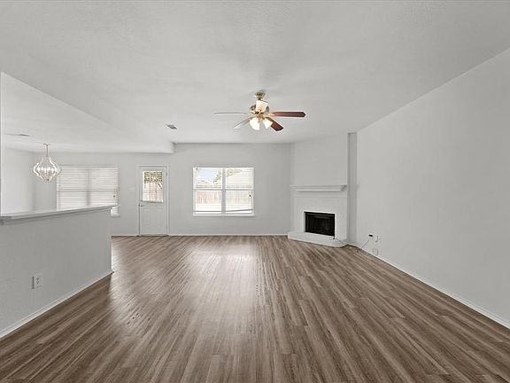 4th image of 804 Rowdy Dr