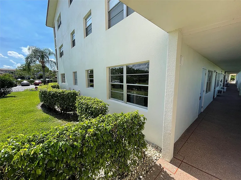 136 Brighton Dr #136-D — Photo 31