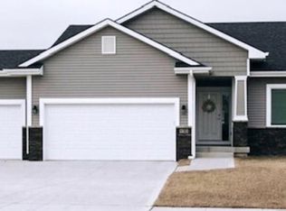 9783 Cedarwood Dr, West Des Moines, IA 50266