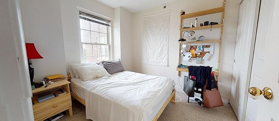 2nd image of 534 Beacon St APT 506