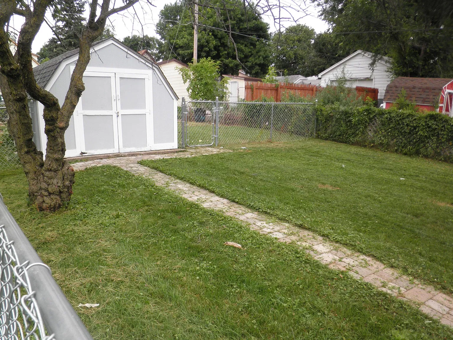 2 bed, 898 sqft, $1,300 — Photo 4
