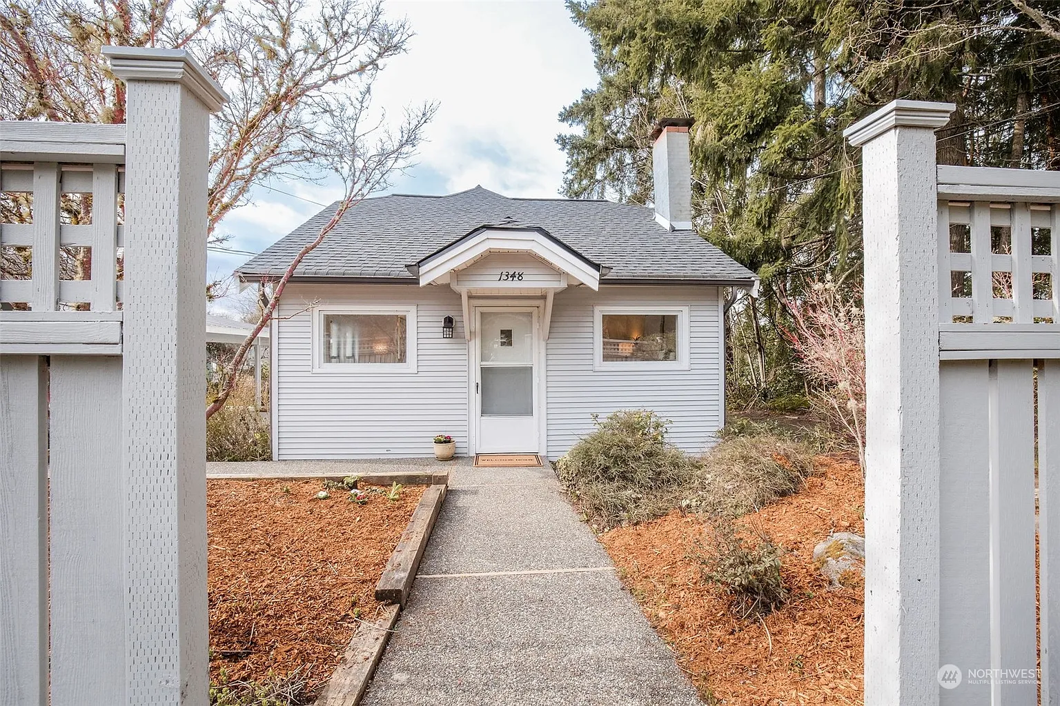1348 Sidney Avenue photo 1
