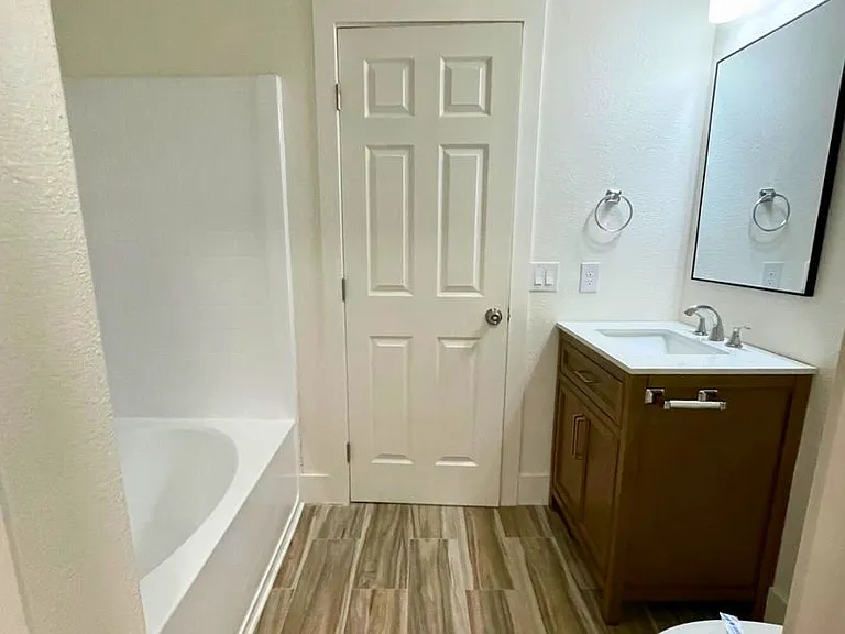 2317 Logsdon Dr — Photo 6