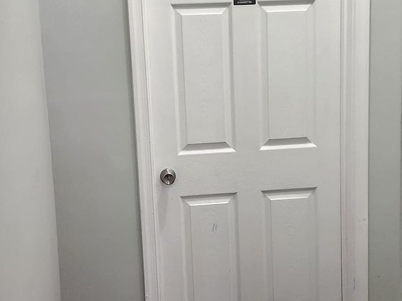 Entrance to the apartment.