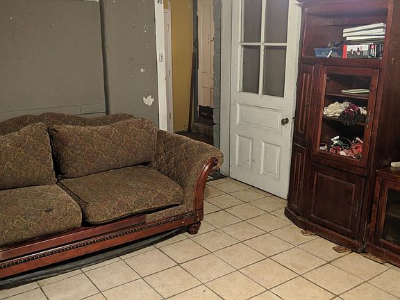 Livingroom and Kitchen share same Space