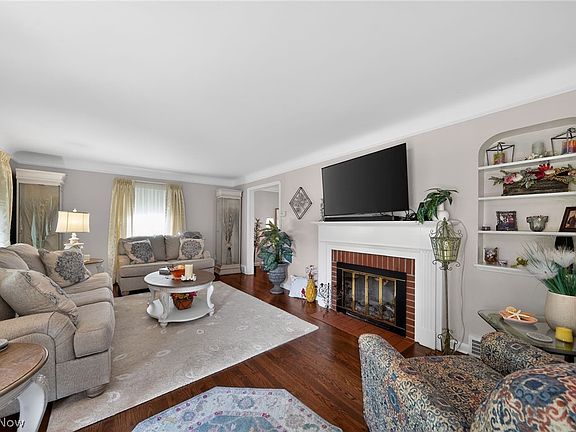 2nd image of 4787 Broadale Rd