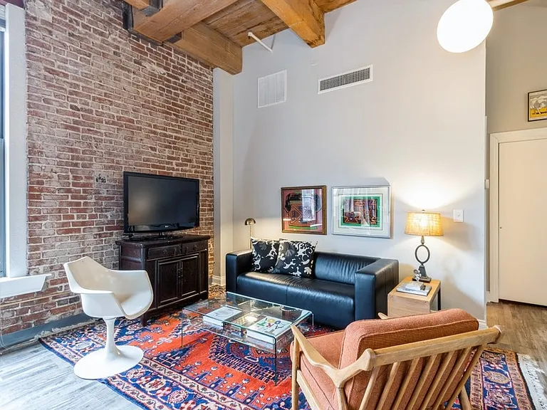 308 W 8th St #1 — Photo 26