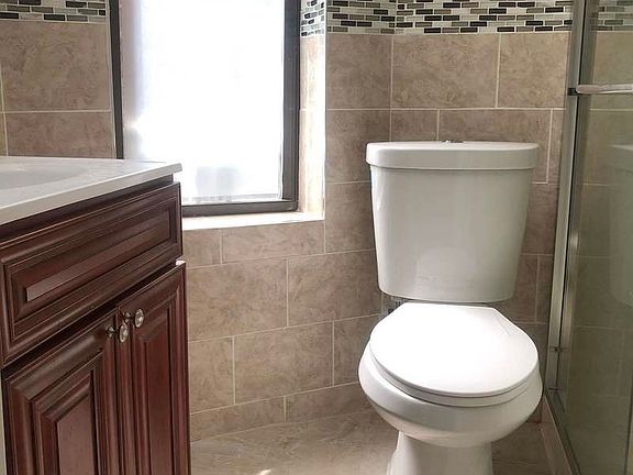 4th image of 437 E 74th St #4C