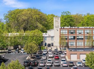 533 Columbia Ave APT 22, Holland, MI 49423