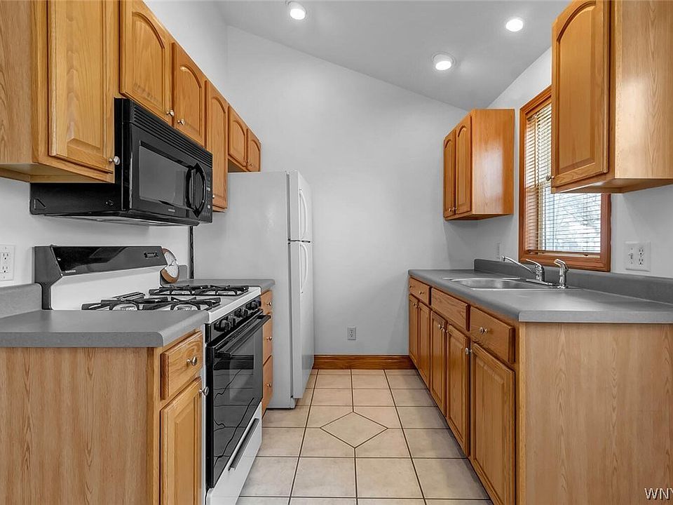 1st image of 5805 Goodrich Rd