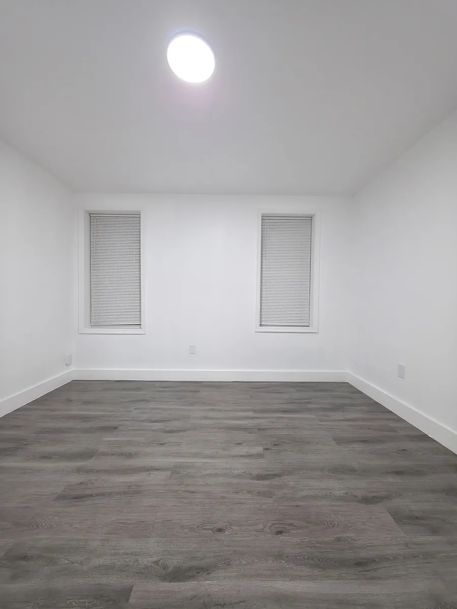 Building Photo - 1641 W Huntingdon St #2