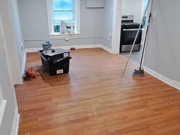 5th image of 59 Lincoln Ave APT 1