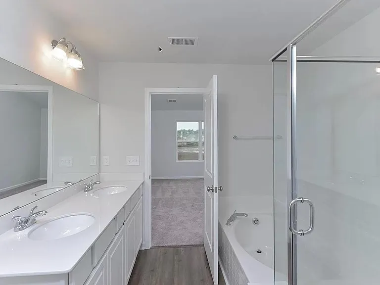 2750 Prince Charles Ct — Photo 5