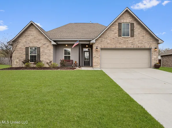 3029 Sea Oats Dr, Long Beach, MS 39560