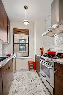 Sold by Compass | media 10