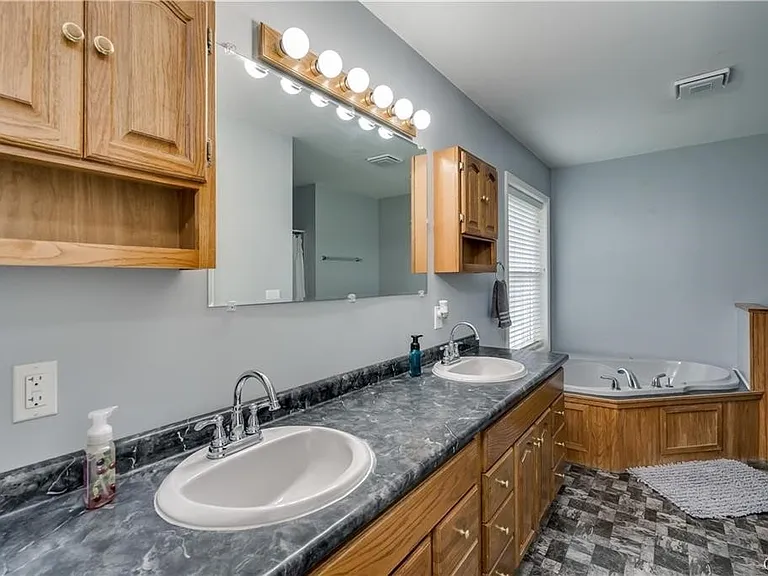 26202 Lafave Rd — Photo 24