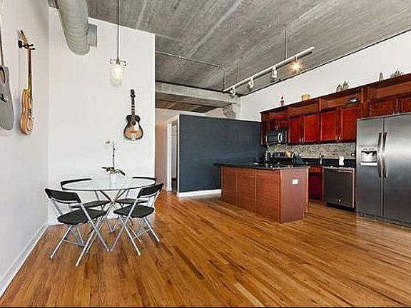 4th image of 1635 W Belmont Ave APT 517