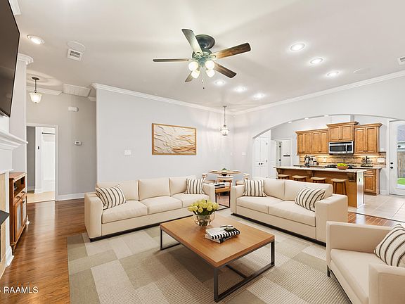 4th image of 113 Laurel Grove Blvd