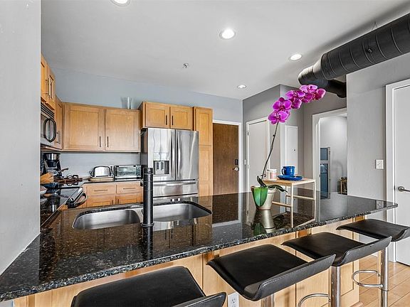 5th image of 1 NE 2nd St APT 319