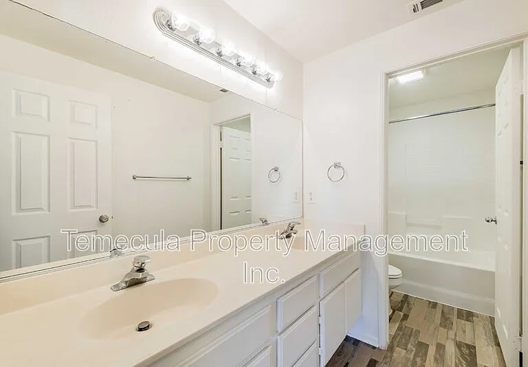26440 Saint Ives Ct — Photo 12