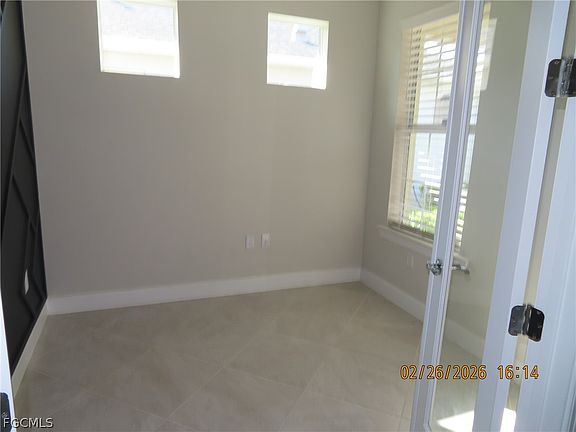 5th image of 42090 Edgewater Dr