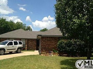 6306 Lotus Dr, Arlington, TX 76001