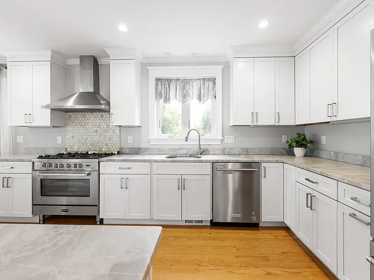37 Sassamon Ave — Photo 3