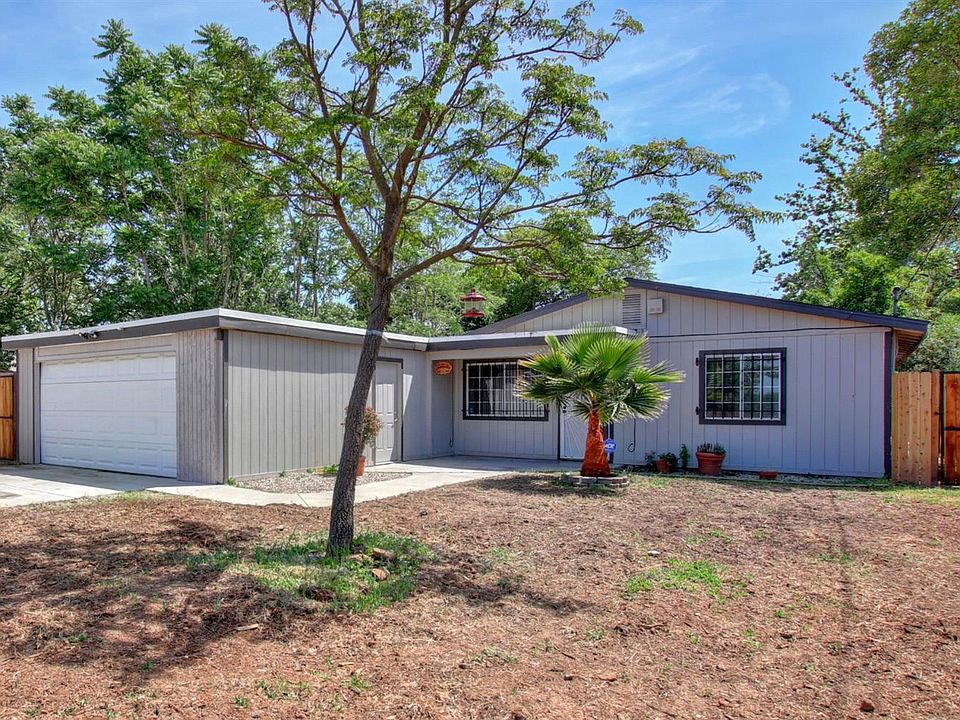 1st image of 946 Carmelita Ave