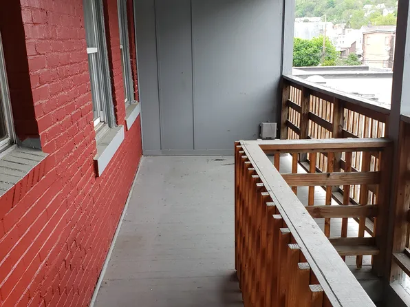 512 Broadway Ave APT 3, Mc Kees Rocks, PA 15136