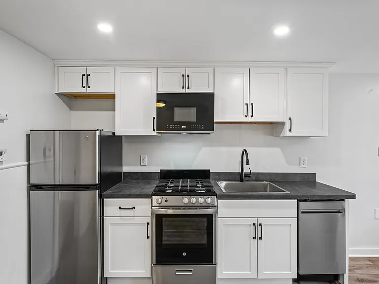 35 Saratoga Ave — Photo 7
