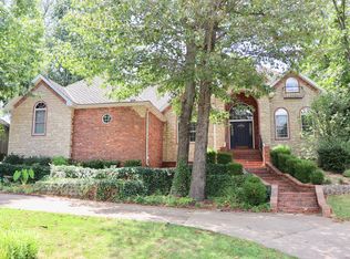 846 E Doubletree Ln, Springfield, MO 65810