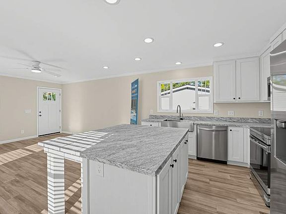 5th image of 870 Old Magnolia Dr #14