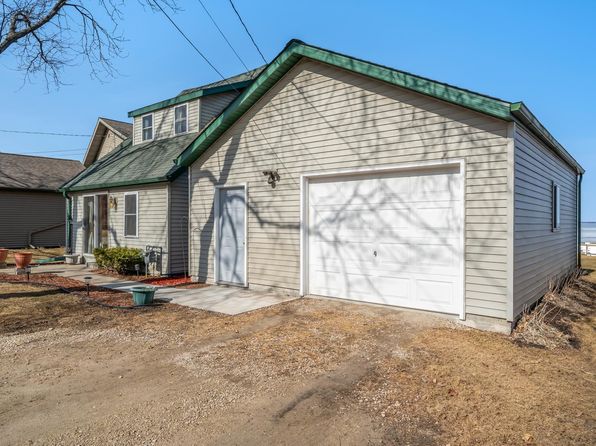 N7408 Winnebago Dr, Fond Du Lac, WI 54935